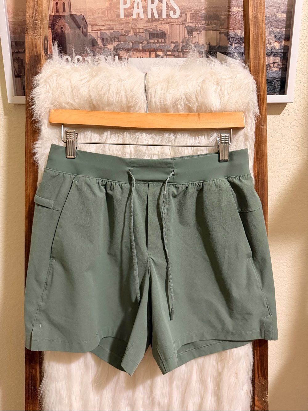 lululemon athletica Men's Sage Green Drawstring Athletic Shorts